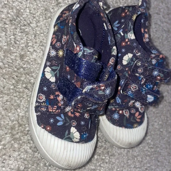 - Major sale $6 was $17 Cat and Jack toddler strap in shoes blue and floral - Picture 4 of 9